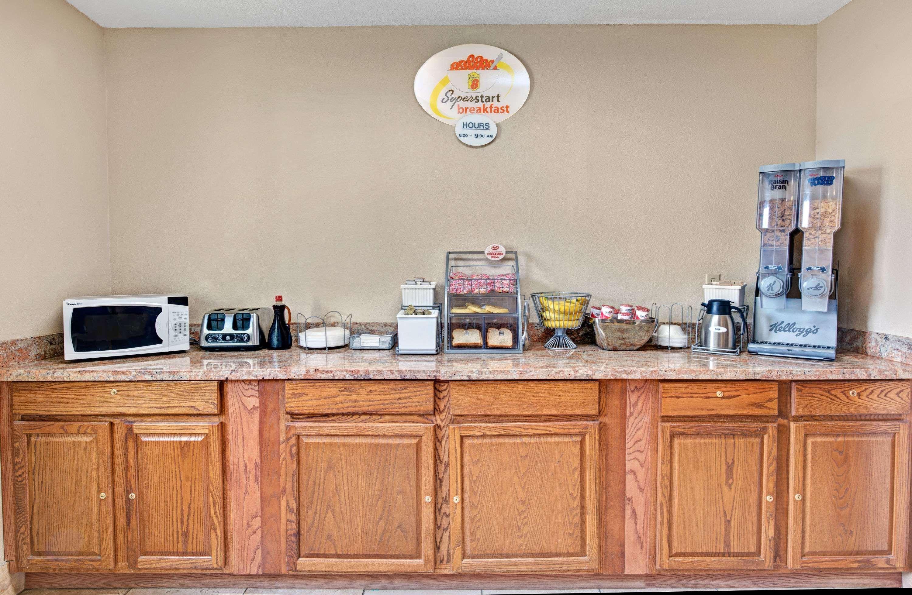 Super 8 By Wyndham Indianapolis Emerson Zewnętrze zdjęcie